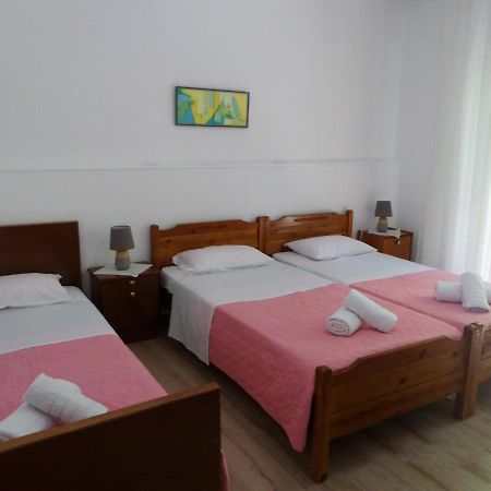 Anais Apartment Néa Péramos 外观 照片